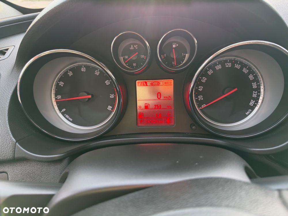 Opel Insignia 2.0 T Cosmo - 9