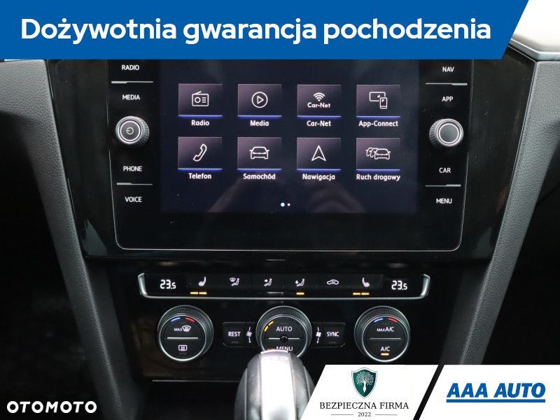 Volkswagen Passat - 21