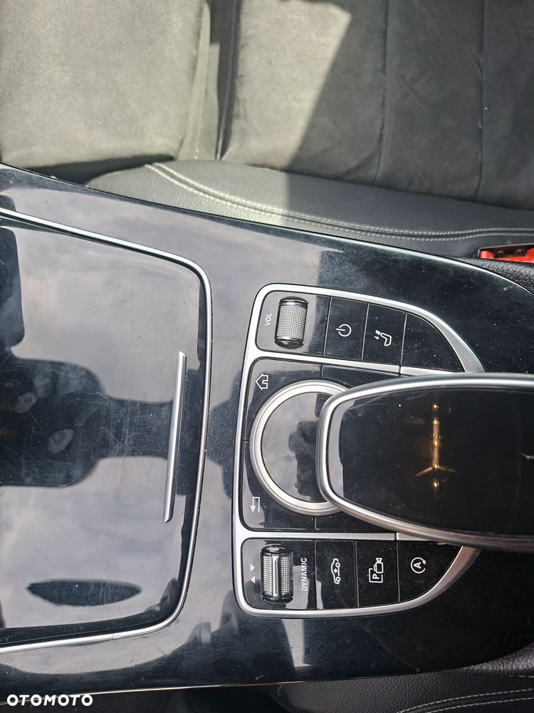 Mercedes-Benz Klasa E 220 d 9G-TRONIC - 23