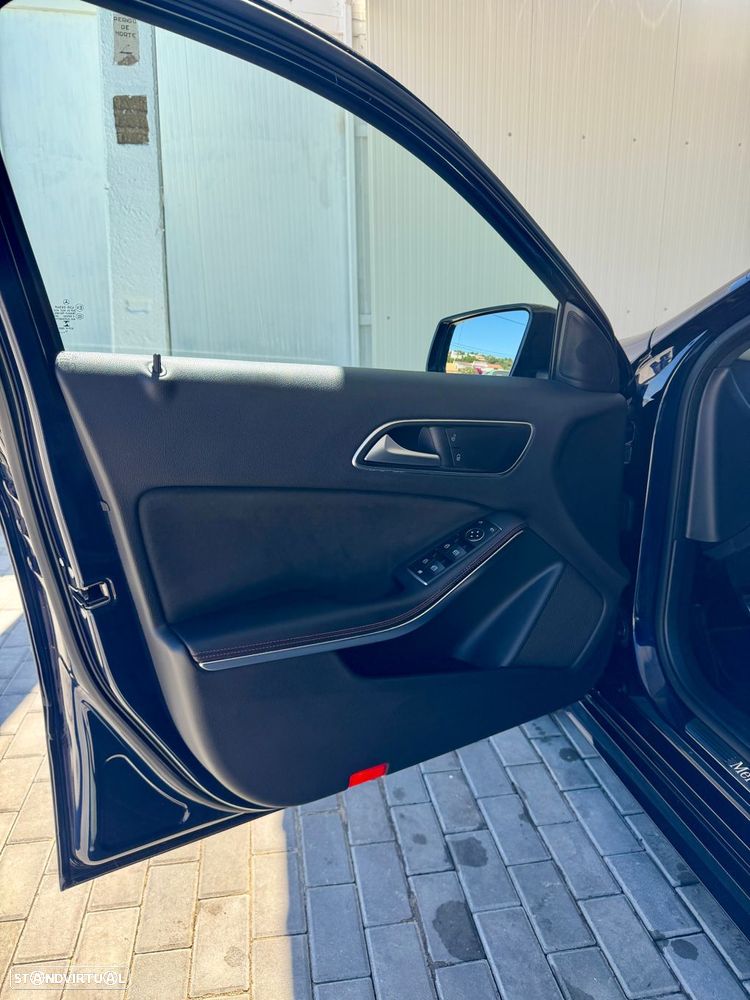 Mercedes-Benz A 180 d AMG Line - 28