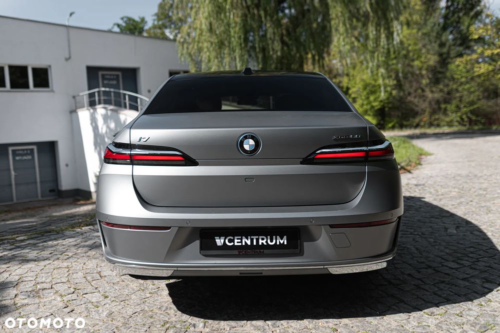 BMW i7 105.7kWh xDrive60 - 12