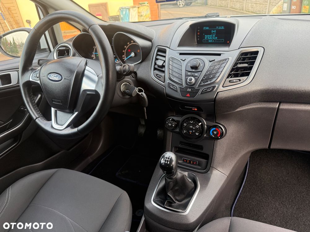 Ford Fiesta 1.0 Champions Edition - 23