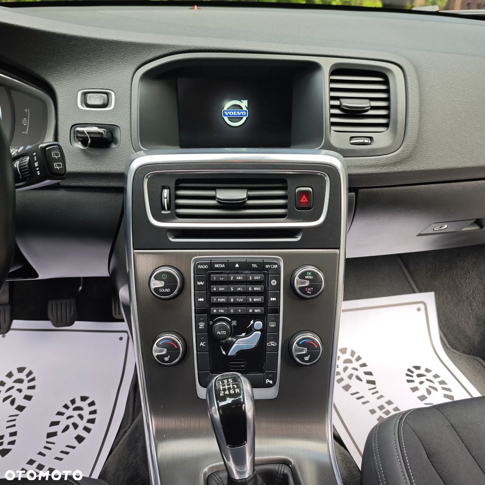 Volvo V60 D4 Momentum - 7