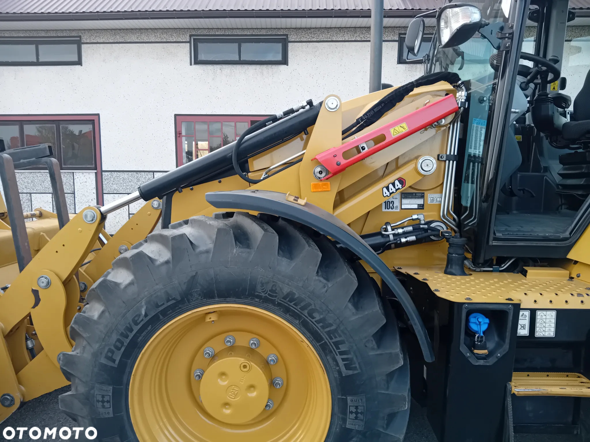 Caterpillar 444 - 2