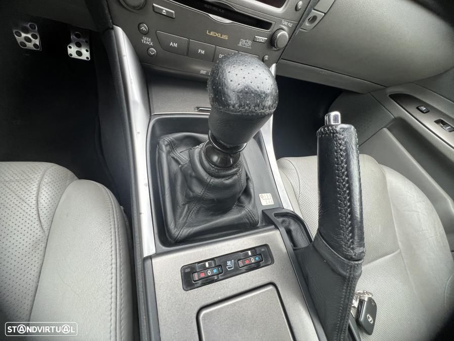 Lexus IS 220 d Luxury 46 - 36