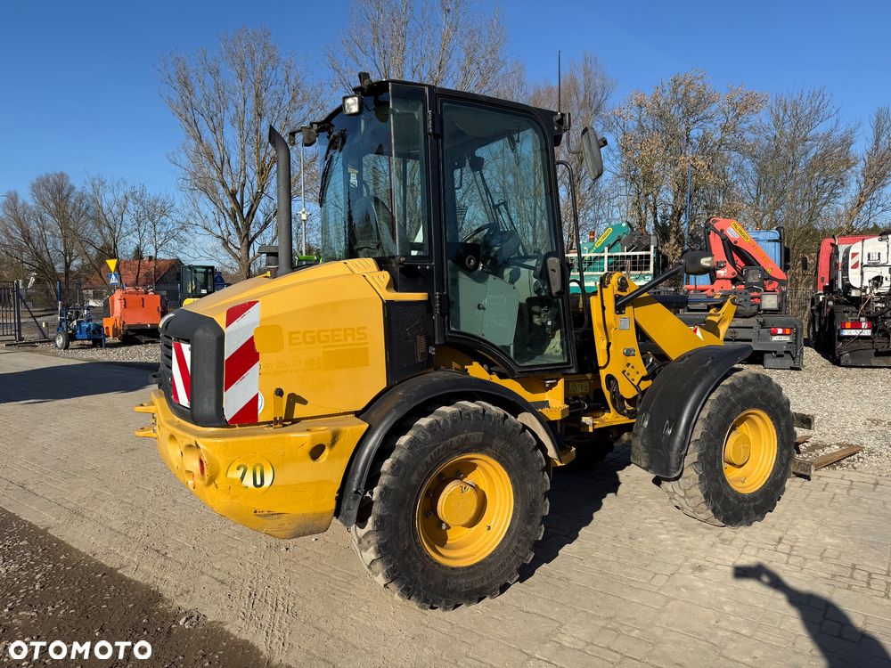 Caterpillar 908M - 9