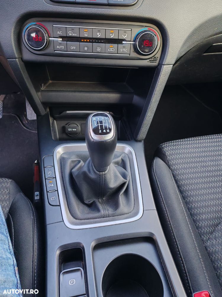 Kia Ceed - 9
