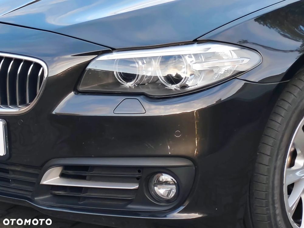 BMW Seria 5 520d xDrive - 16