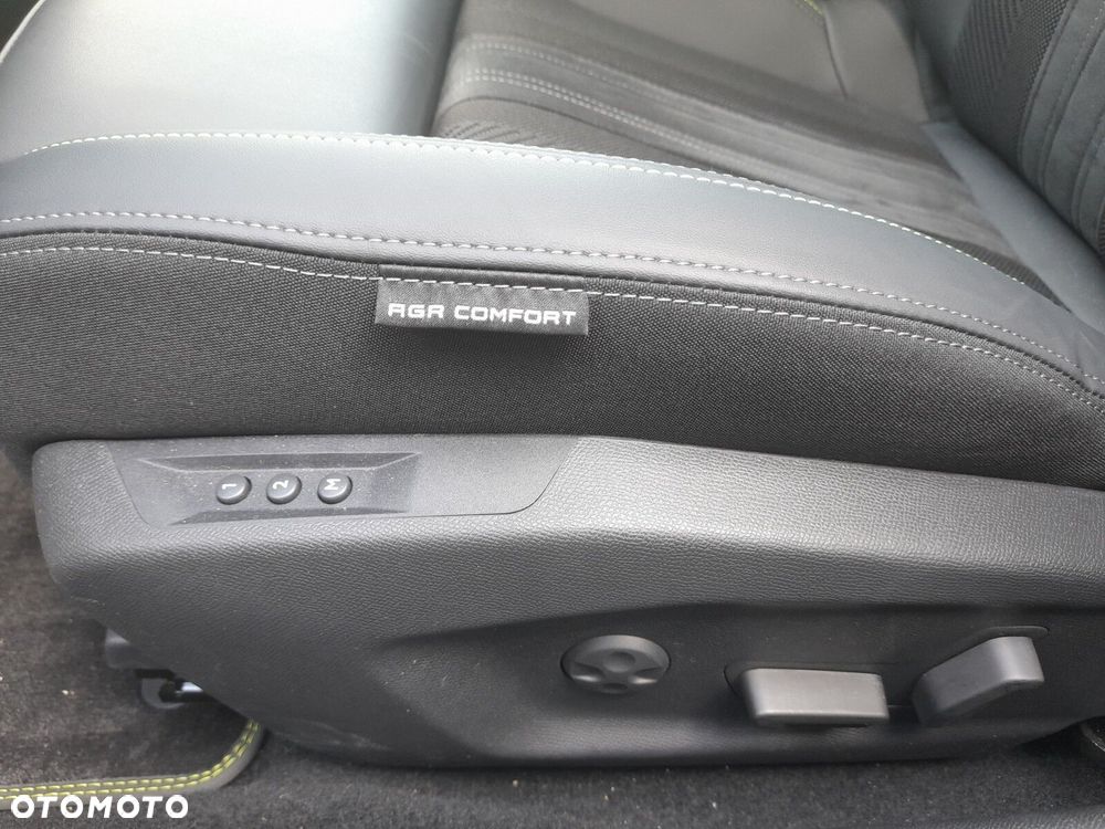 Peugeot 408 1.2 PureTech GT S&S EAT8 - 17