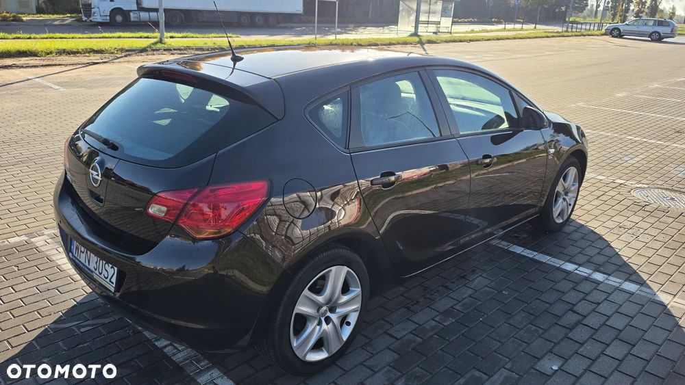 Opel Astra 1.6 Enjoy - 4