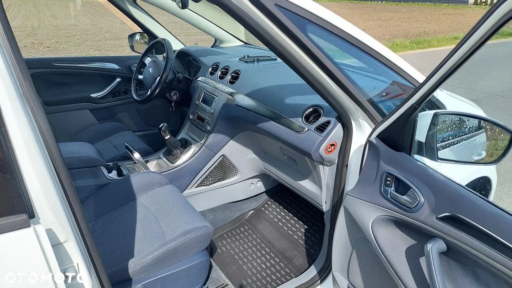 Ford S-Max - 10