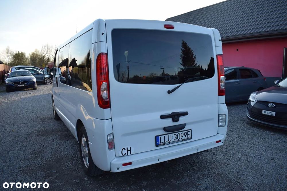 Renault Trafic 2.0 dCi 115 FAP Grand Passenger Black Edition - 5