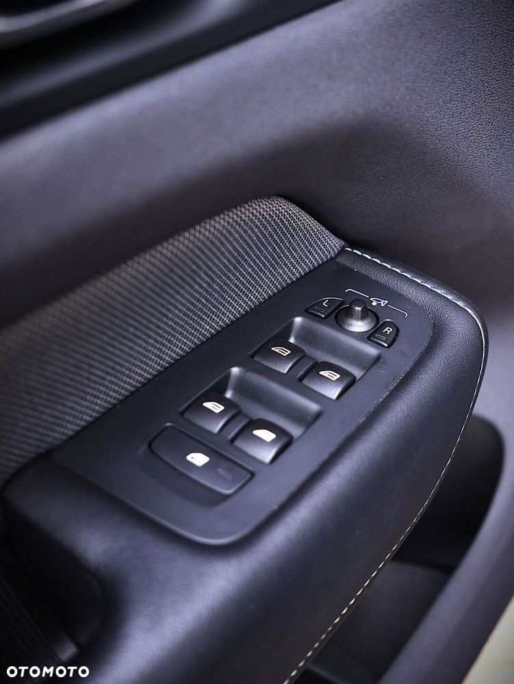 Volvo XC 60 - 33