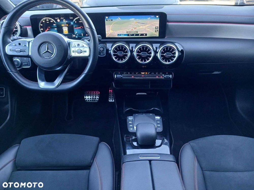 Mercedes-Benz CLA 200 d 4-Matic 8G-DCT - 6