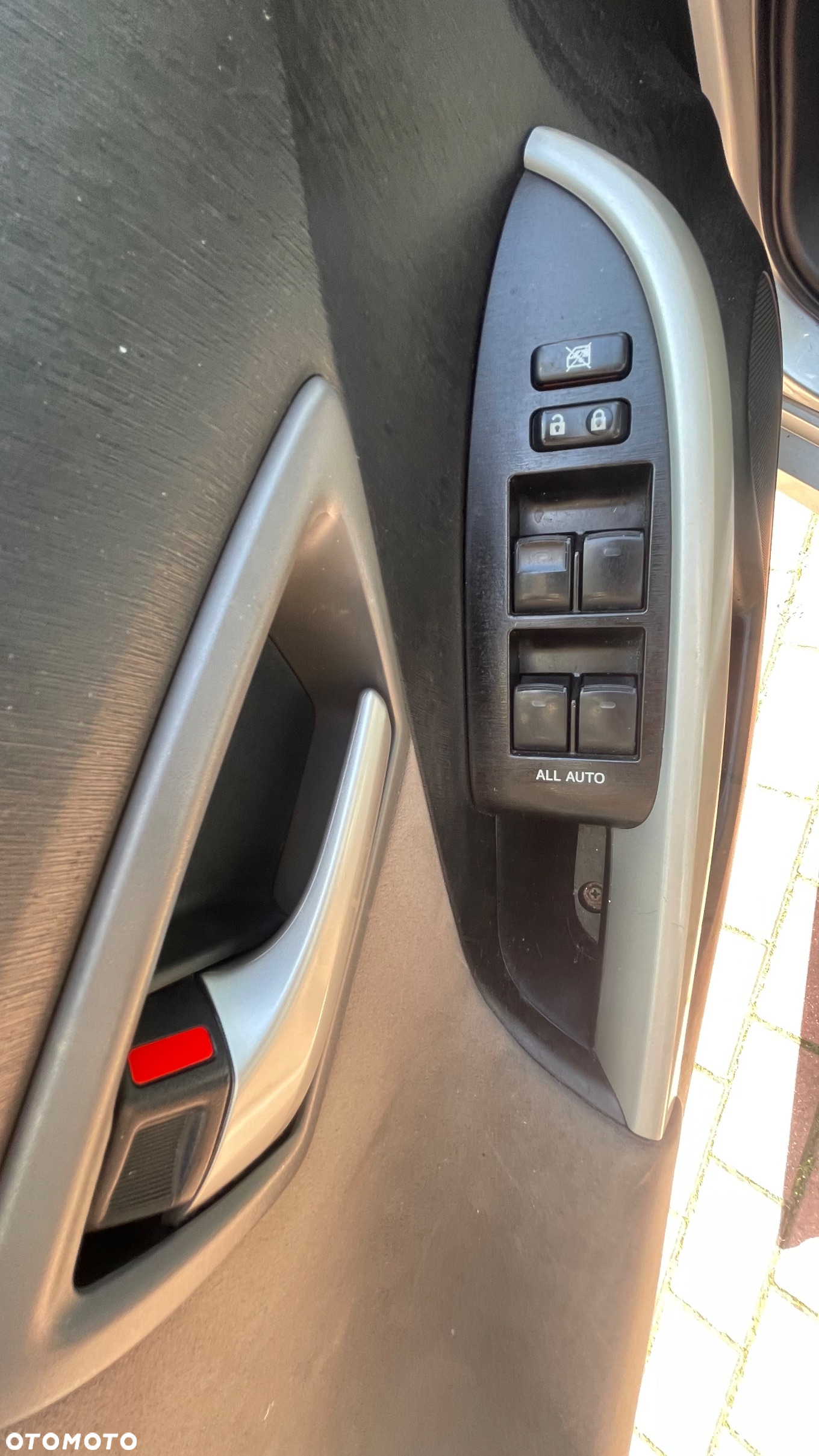 Toyota Prius 1.8 HSD Active - 23