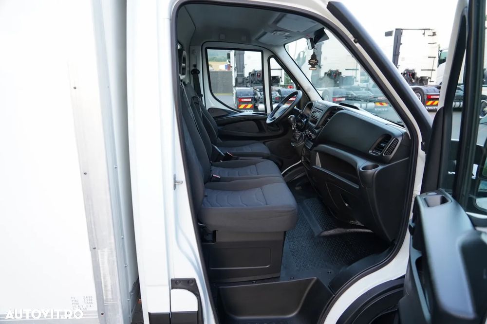 Iveco DAILY 35-140 / CONTAINER / DUBLU / MANUAL / ROLURI / MASĂ NETĂ: 3500 KG / 2017 - 32