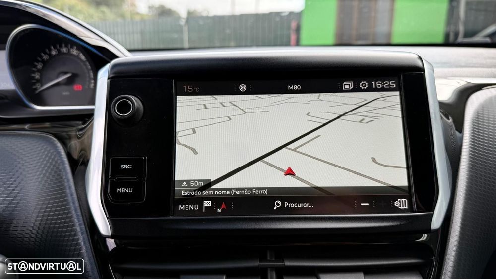 Peugeot 2008 1.2 PureTech Allure EAT6 - 23