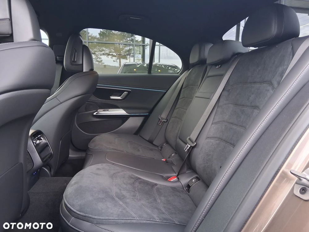 Mercedes-Benz Klasa E 220 d mHEV 4-Matic AMG 9G-Tronic - 6