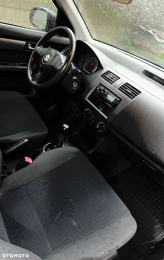 Suzuki Swift - 7