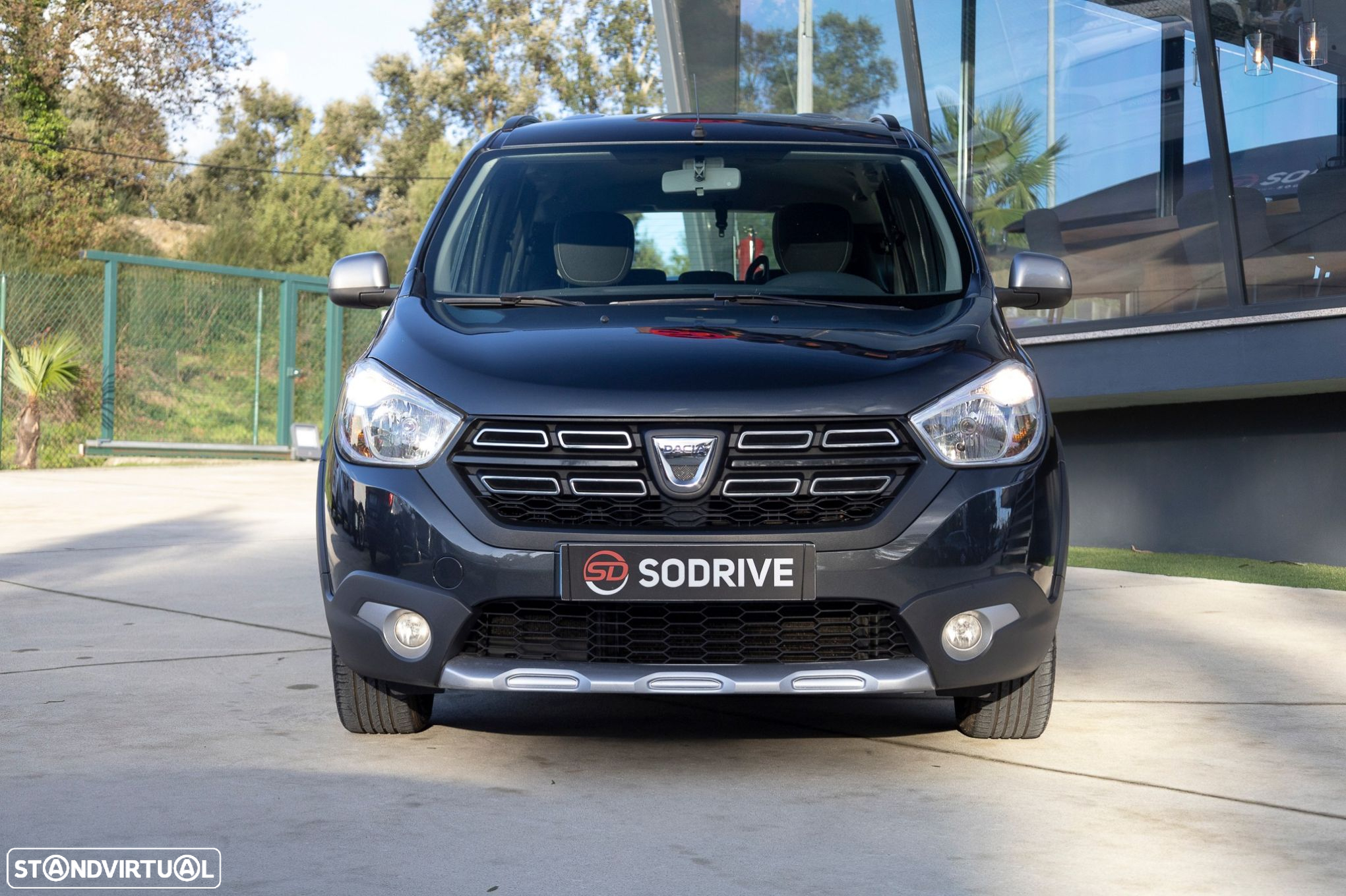 Dacia Lodgy 1.5 Blue dCi Stepway 7L - 3