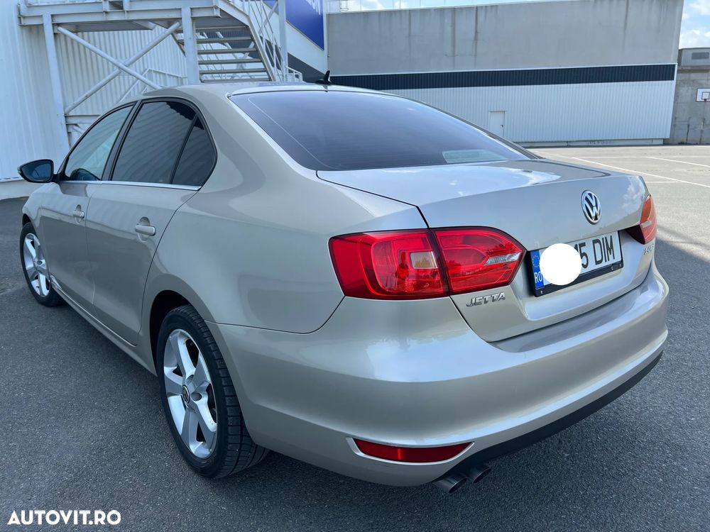 Volkswagen Jetta 2.0 TDI CR DPF Highline - 10