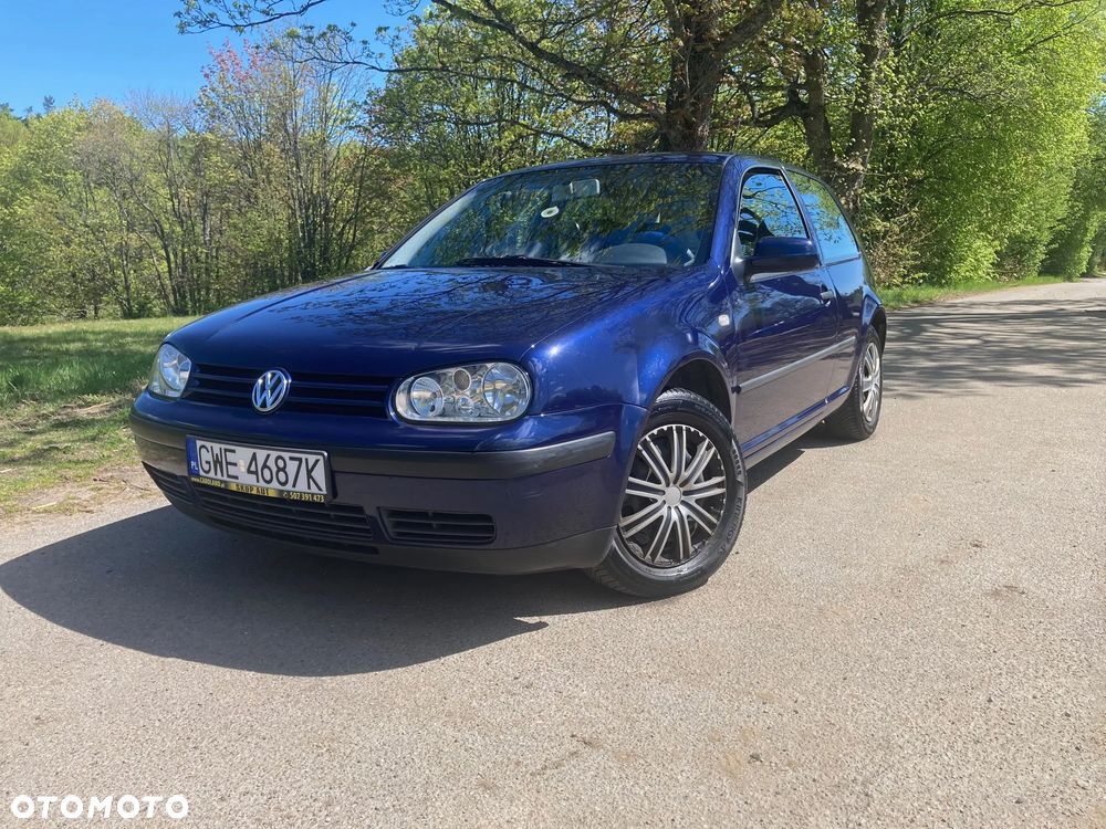 Volkswagen Golf - 1