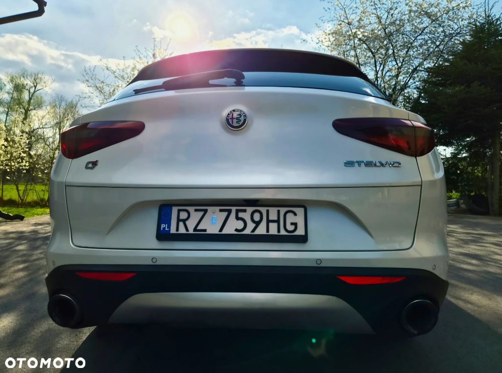 Alfa Romeo Stelvio 2.0 Turbo 16V AT8-Q4 Veloce Ti - 12