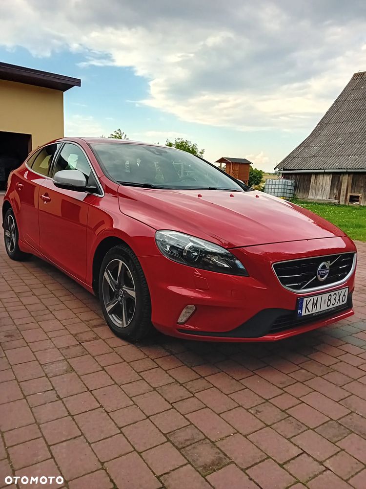 Volvo V40 D2 Drive-E R-Design Momentum - 1