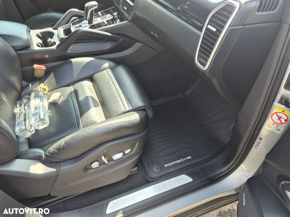 Porsche Cayenne - 19