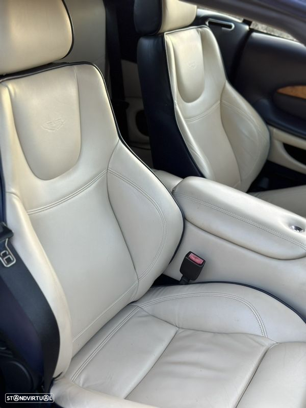 Aston Martin DB7 Vantage Volante - 13