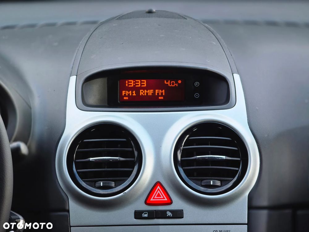 Opel Corsa 1.4 16V Satellite - 26