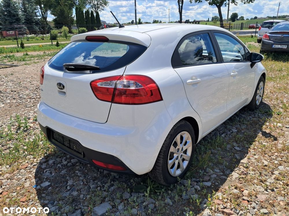 Kia Rio - 5