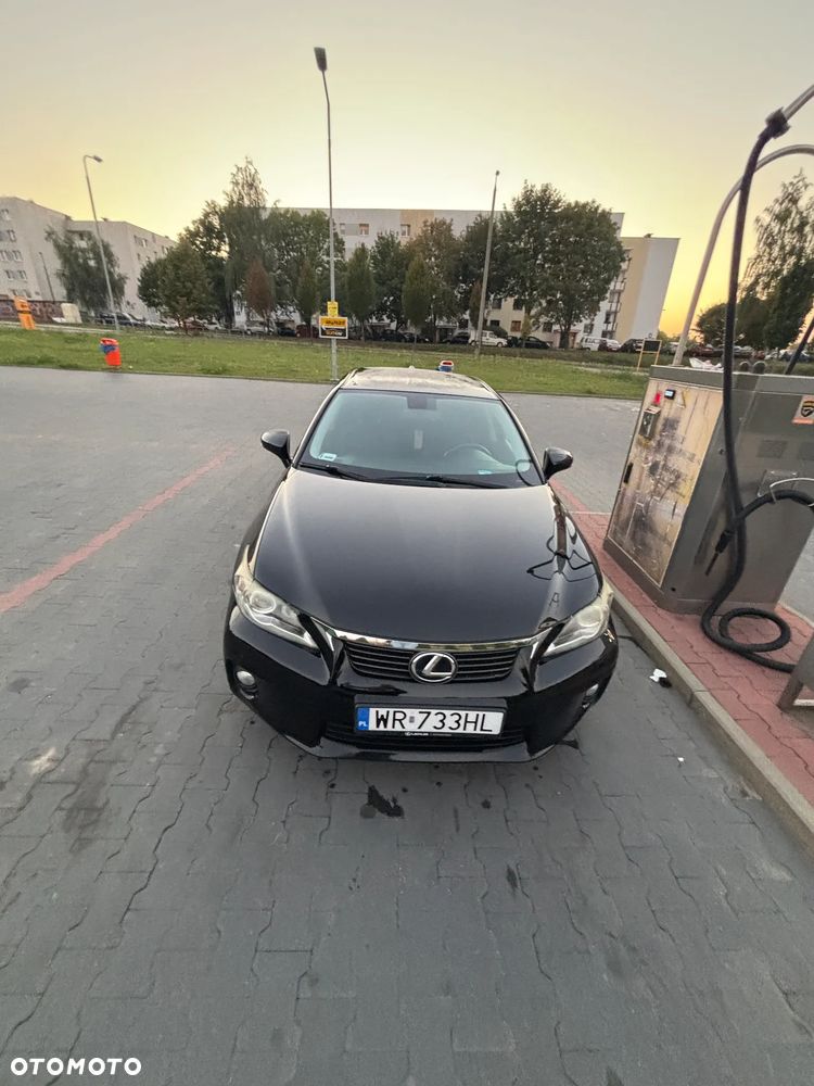 Lexus CT - 9