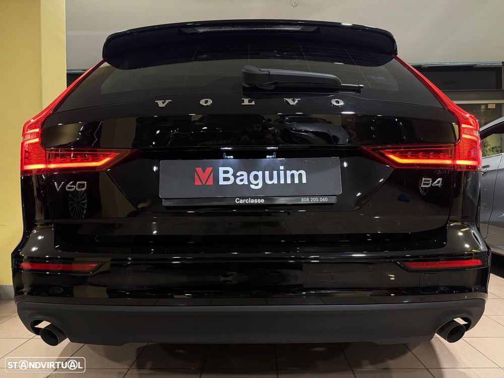 Volvo V60 2.0 B4 Momentum Geartronic - 31
