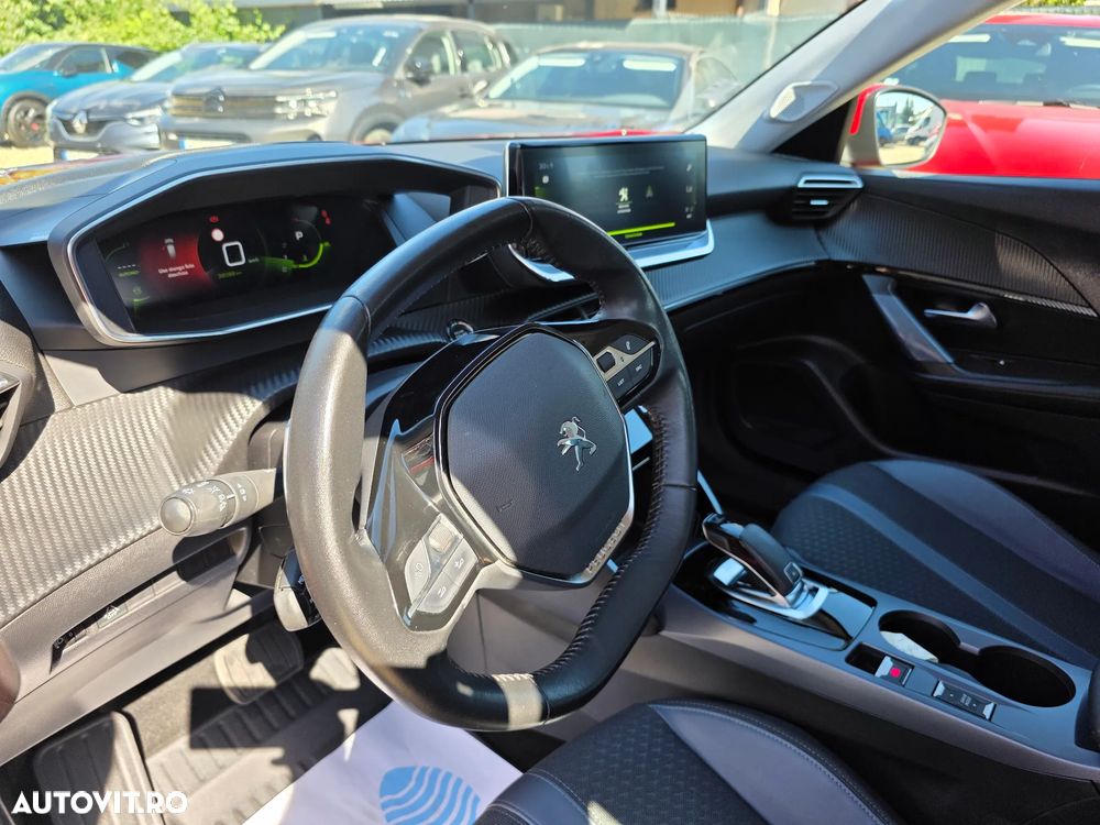 Peugeot 2008 PureTech 130 EAT8 GT - 25