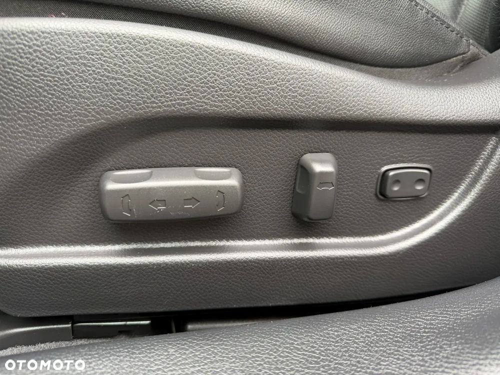 Hyundai i40 Kombi blue 1.7 CRDi DCT Premium - 32