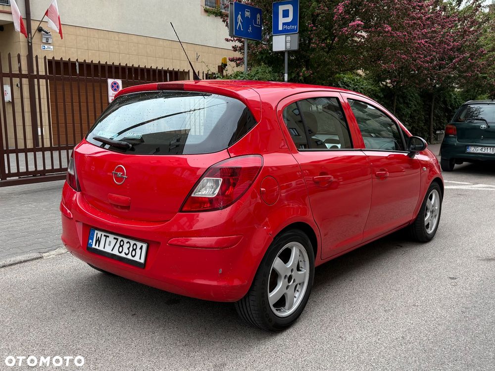Opel Corsa 1.4 16V Cosmo - 3