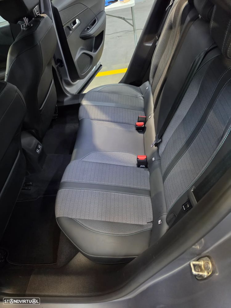 Peugeot 2008 PureTech 130 EAT8 Allure - 8