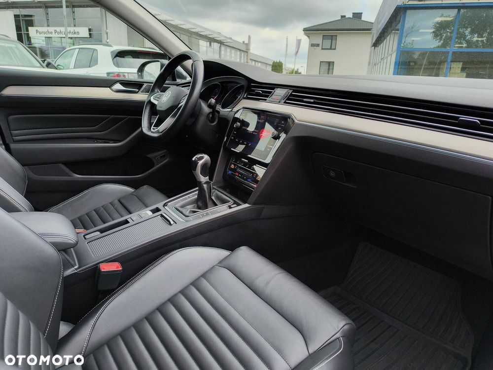 Volkswagen Passat - 10