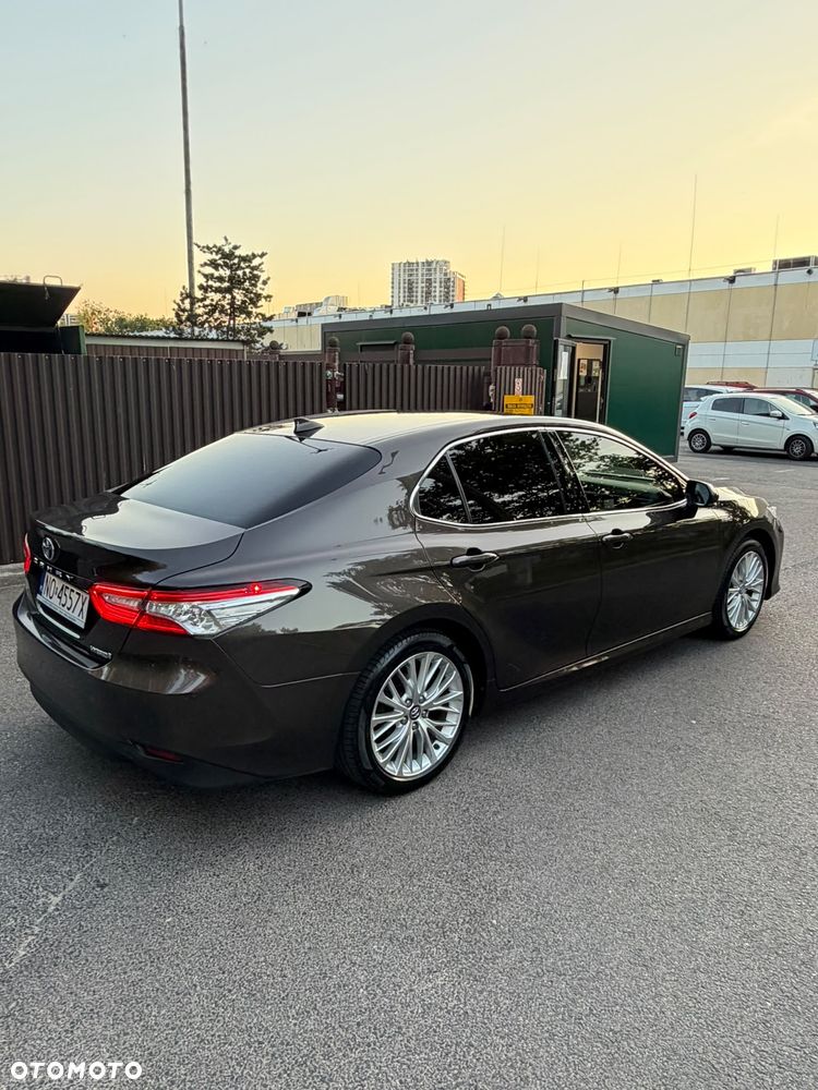 Toyota Camry 2.5 Hybrid Executive CVT - 8