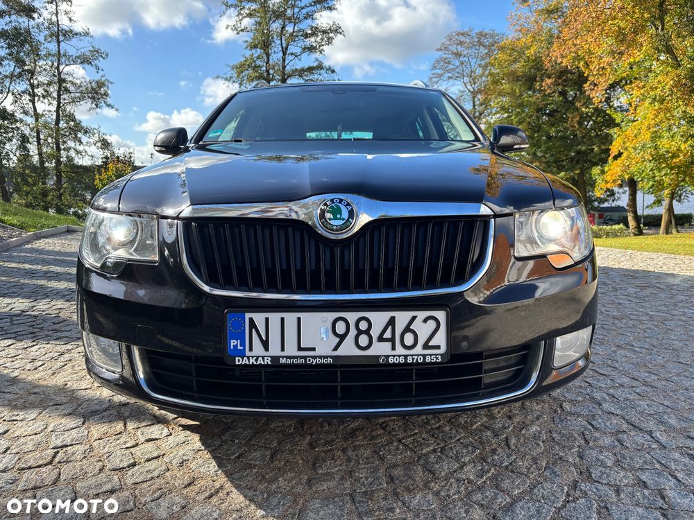 Skoda Superb 2011 photo 2