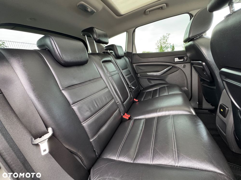 Ford Kuga 2.0 TDCi 4x4 Titanium - 24