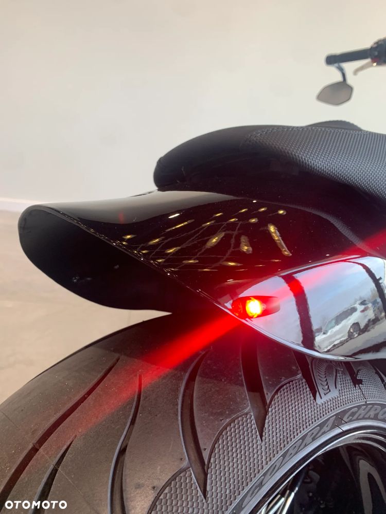 BMW R - 19