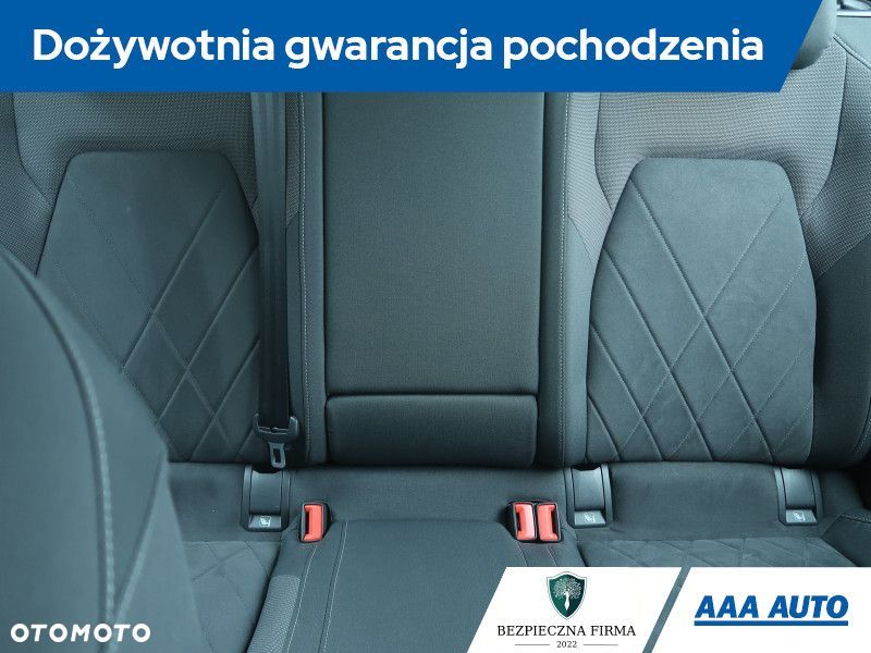 Volkswagen Golf - 11