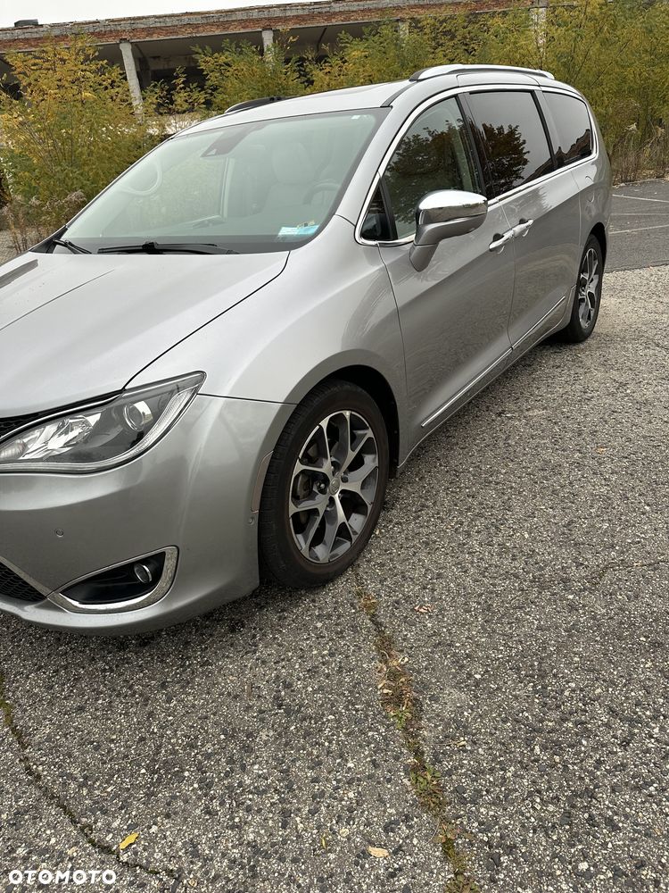 Chrysler Pacifica - 3
