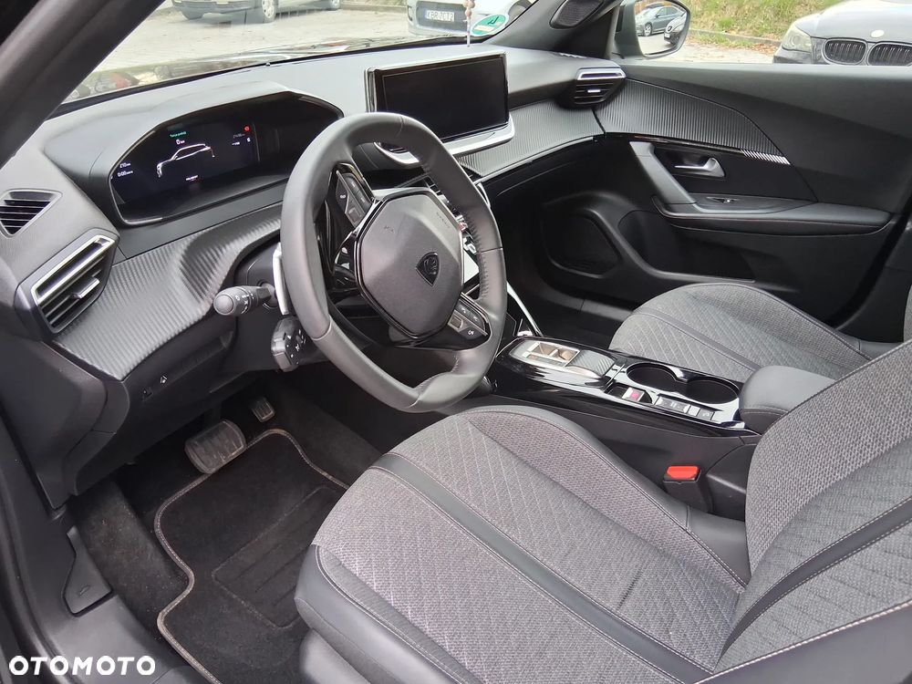 Peugeot 2008 PureTech 130 Allure S&S EAT8 - 4