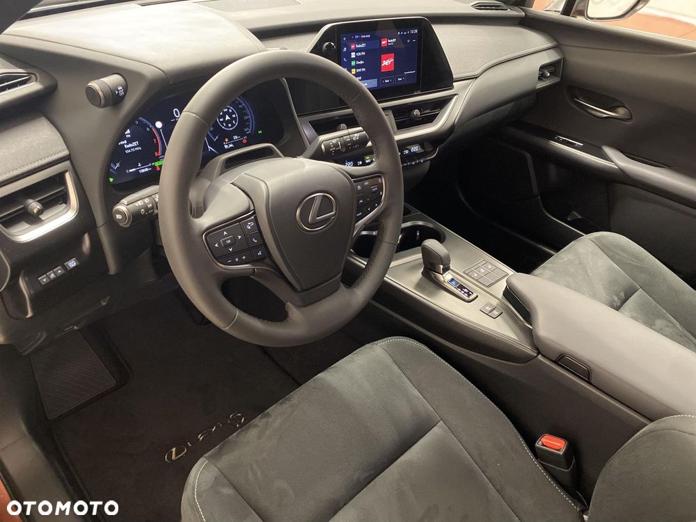 Lexus UX - 10