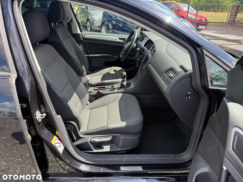 Volkswagen Golf - 9