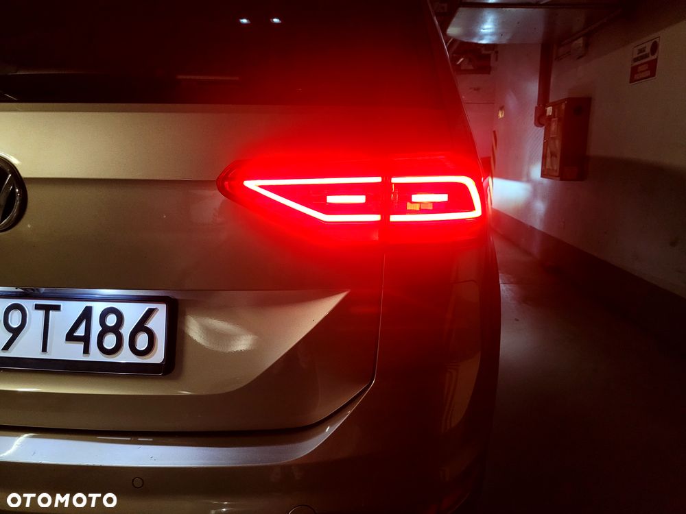 Volkswagen Touran 1.4 TSI BMT Highline DSG - 17