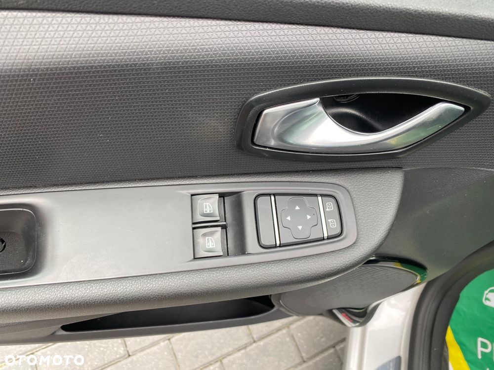 Renault Clio TCe 90 Dynamique - 12